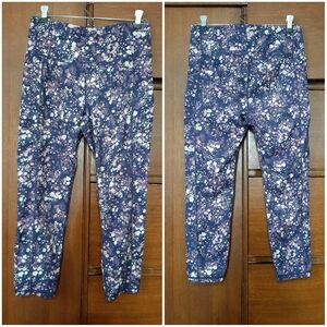 GAIAM Arhletic Leggings With Purple, pink and cream abstract print